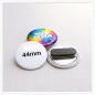 Preview: Ansicht der edlen Metallrückseite des 44 mm Buttons mit dem starken Doppel-Textilmagneten zur Befestigung.
