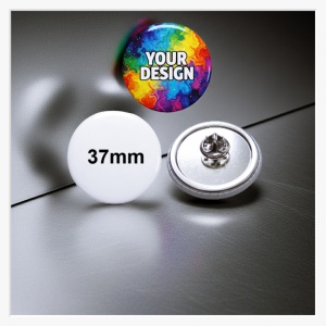 Rückansicht des 37 mm Buttons mit der edlen glatten Metallrückseite und dem geöffneten Butterflyverschluss.