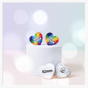 Rückseite des Herz-Buttons mit der stabilen Metalloberfläche und dem passenden Textilmagneten.