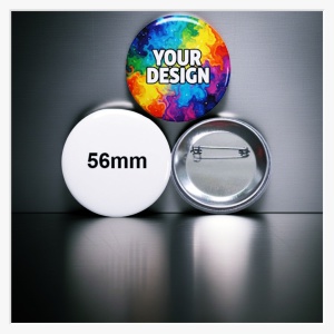 Rückseite des 56 mm Buttons zur Veranschaulichung der stabilen Metallplatte und der Sicherheitsnadel.