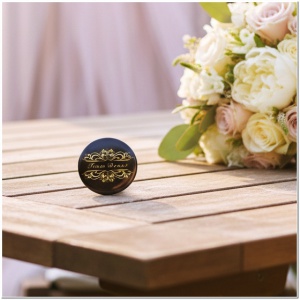 Matte JGA Buttons Team Braut im Ornament Design Schwarz Gold