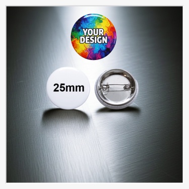 Rückansicht des 25 mm Buttons mit der stabilen Metallrückseite und der Sicherheitsnadel und NFC-Chip