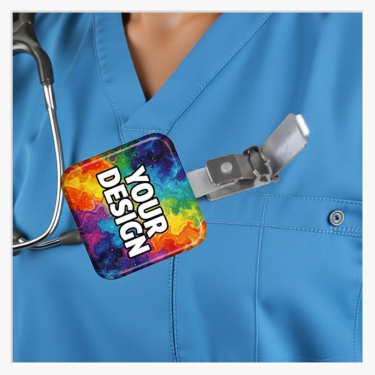 37x37mm Quadratischer Button mit Hosenträger-Clip – Modernes Design & starker Klemmhalt