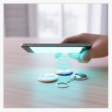 Smartbutton 44 mm Buttons mit der stabilen Metall-Öffner-Funktion und Schlüsselkette.