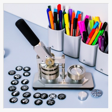 Manufaktur-Paket: 50 mm Buttonmaschine Klassik I inkl. Kreisschneider & Rohlingen