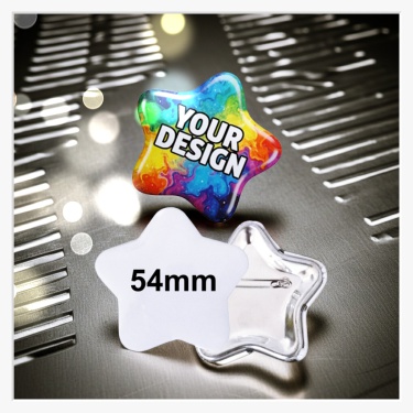 Frontalansicht eines sternförmigen 56 mm Buttons mit dem Aufdruck YOUR DESIGN