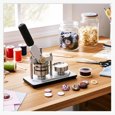 Manufaktur-Paket: 59 mm Buttonmaschine Klassik I inkl. Kreisschneider & Rohlingen