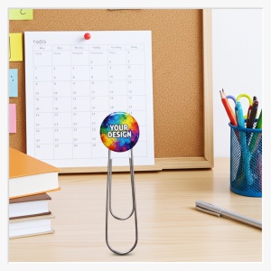 32 mm Button mit XL-Büroklammer – Maximale Fläche auf dem 10 cm Giganten