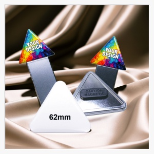 62x67mm Dreieck-Button mit Doppel-Textilmagnet – Markante Form mit kippsicherem Doppel-Halt