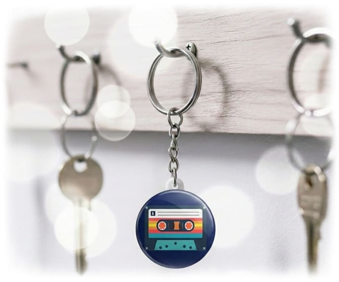 Schlüsselanhänger an der Leiste